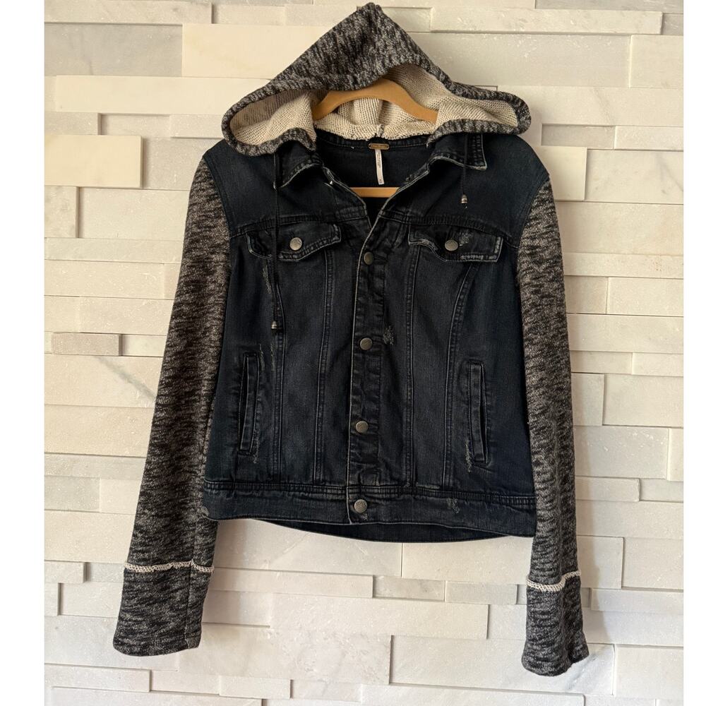 FREE PEOPLE Denim Jacket Gray Knit Sleeve Hooded Distressed Jean M sporty prep
